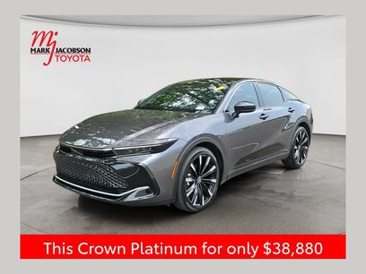 Used 2023 Toyota Crown Platinum