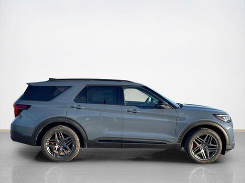 New 2026 Ford Explorer ST-Line w/ ST-Line Street Pack image 8