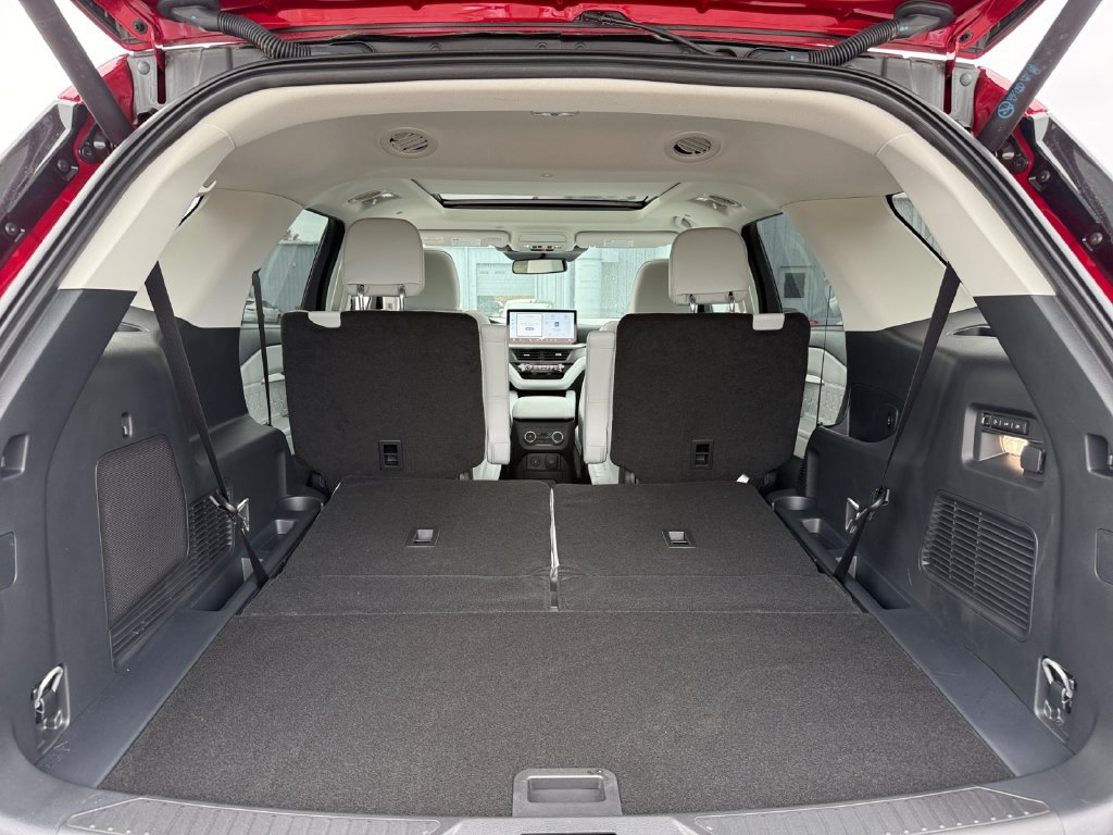 New 2026 Ford Explorer Platinum w/ LUX Leather Package AWD/4WD image 25