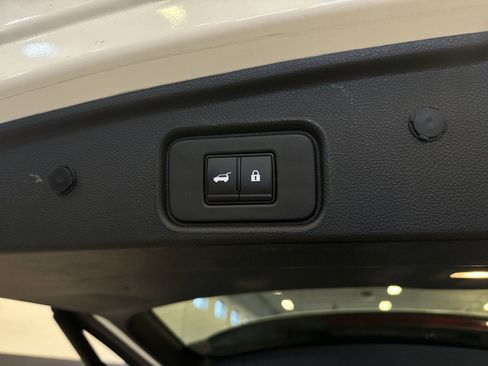 Certified 2024 Nissan Pathfinder SL image 36