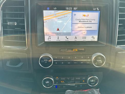 Used 2019 Ford Expedition Max Limited RWD image 21