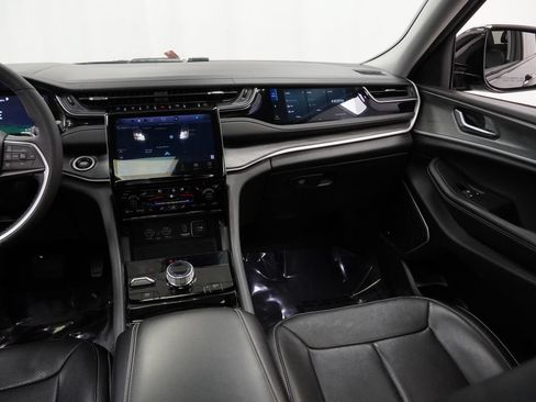 Certified 2022 Jeep Grand Cherokee Limited 4xe w/ Luxury Tech Group II AWD/4WD image 29