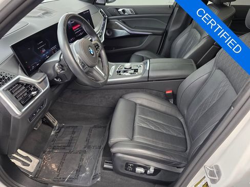 Certified 2025 BMW X7 M60i AWD/4WD image 9