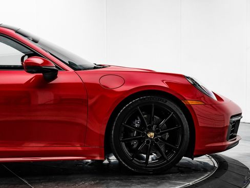 Used 2024 Porsche 911 Carrera w/ Premium Package image 18