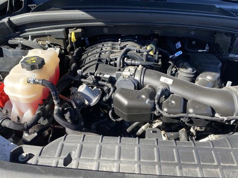 Used 2023 Jeep Grand Cherokee L Laredo image 15