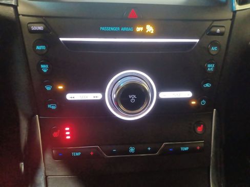 Used 2019 Ford Edge Titanium w/ Cold Weather Package image 17