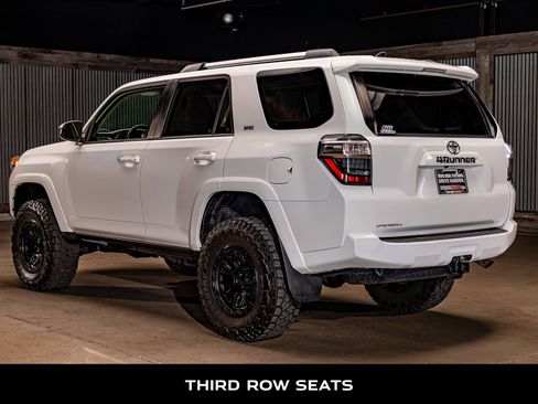 Used 2021 Toyota 4Runner SR5 image 7