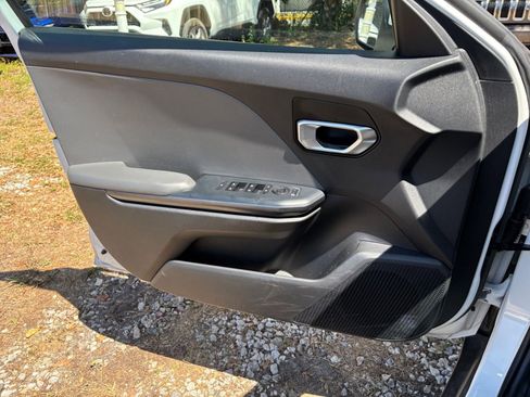 Used 2025 Kia K4 LXS FWD image 18