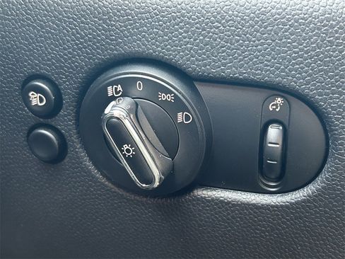 Used 2024 MINI Cooper 2-Door Hardtop image 20