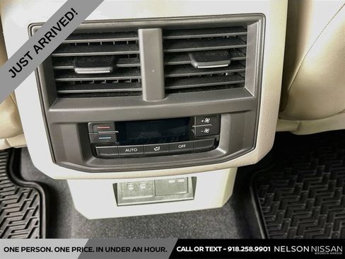 Used 2023 Volkswagen Atlas SE w/ Panoramic Sunroof Package AWD/4WD image 25