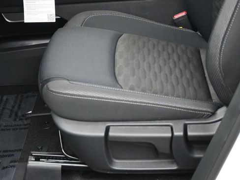 New 2026 Nissan Pathfinder S AWD/4WD image 17