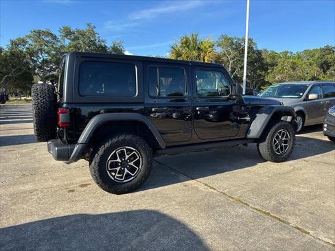 Certified 2024 Jeep Wrangler Unlimited Rubicon AWD/4WD image 3
