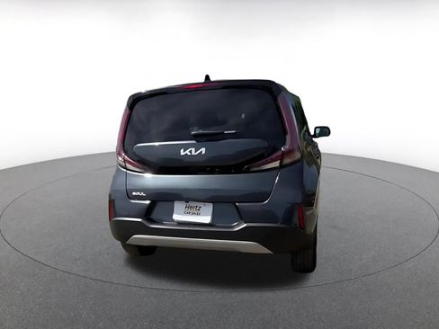 Used 2025 Kia Soul LX w/ LX Technology Package FWD image 15