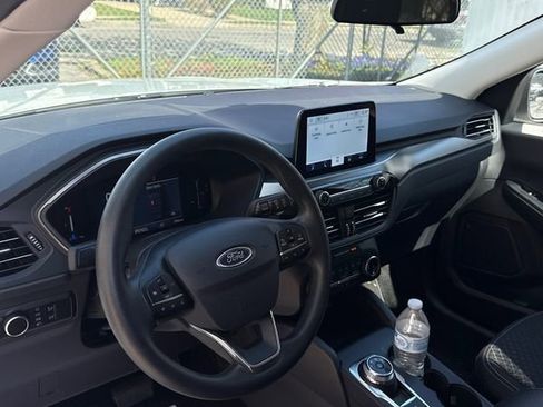 Used 2025 Ford Escape Active AWD/4WD image 8