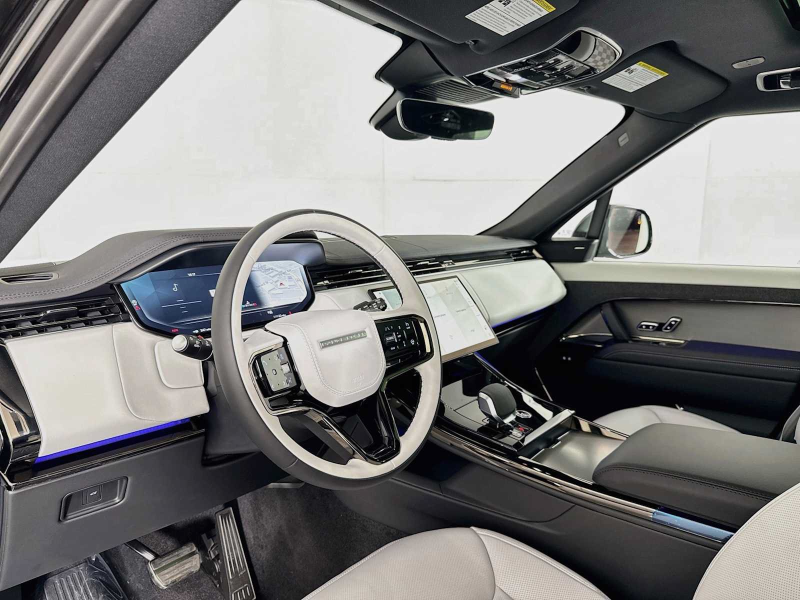 New 2027 Land Rover Range Rover Long Wheelbase SE AWD/4WD image 9