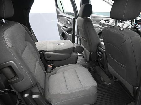 Used 2022 Chevrolet Traverse LT FWD image 21