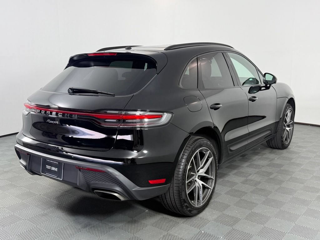 Certified 2026 Porsche Macan AWD/4WD image 7