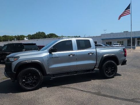 Used 2026 Chevrolet Colorado Trail Boss AWD/4WD image 3