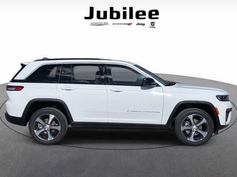 New 2026 Jeep Grand Cherokee Limited RWD image 37