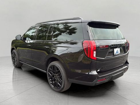 Used 2026 Ford Expedition Platinum w/ Stealth Performance Package AWD/4WD image 13