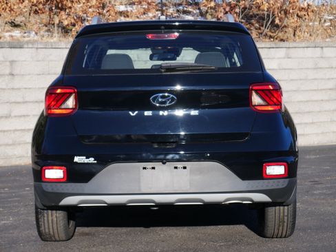 Used 2023 Hyundai Venue SEL image 5