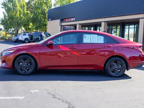 Certified 2023 Hyundai Elantra SEL FWD image 10