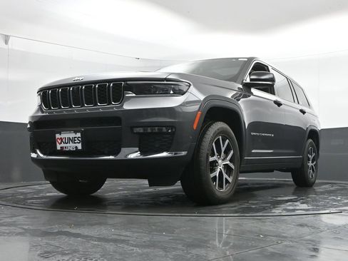 Used 2024 Jeep Grand Cherokee L Limited w/ Luxury Tech Group II AWD/4WD image 45