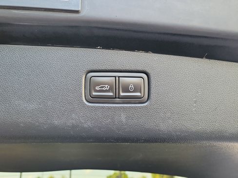 Certified 2024 Genesis GV70 2.5T AWD/4WD image 18
