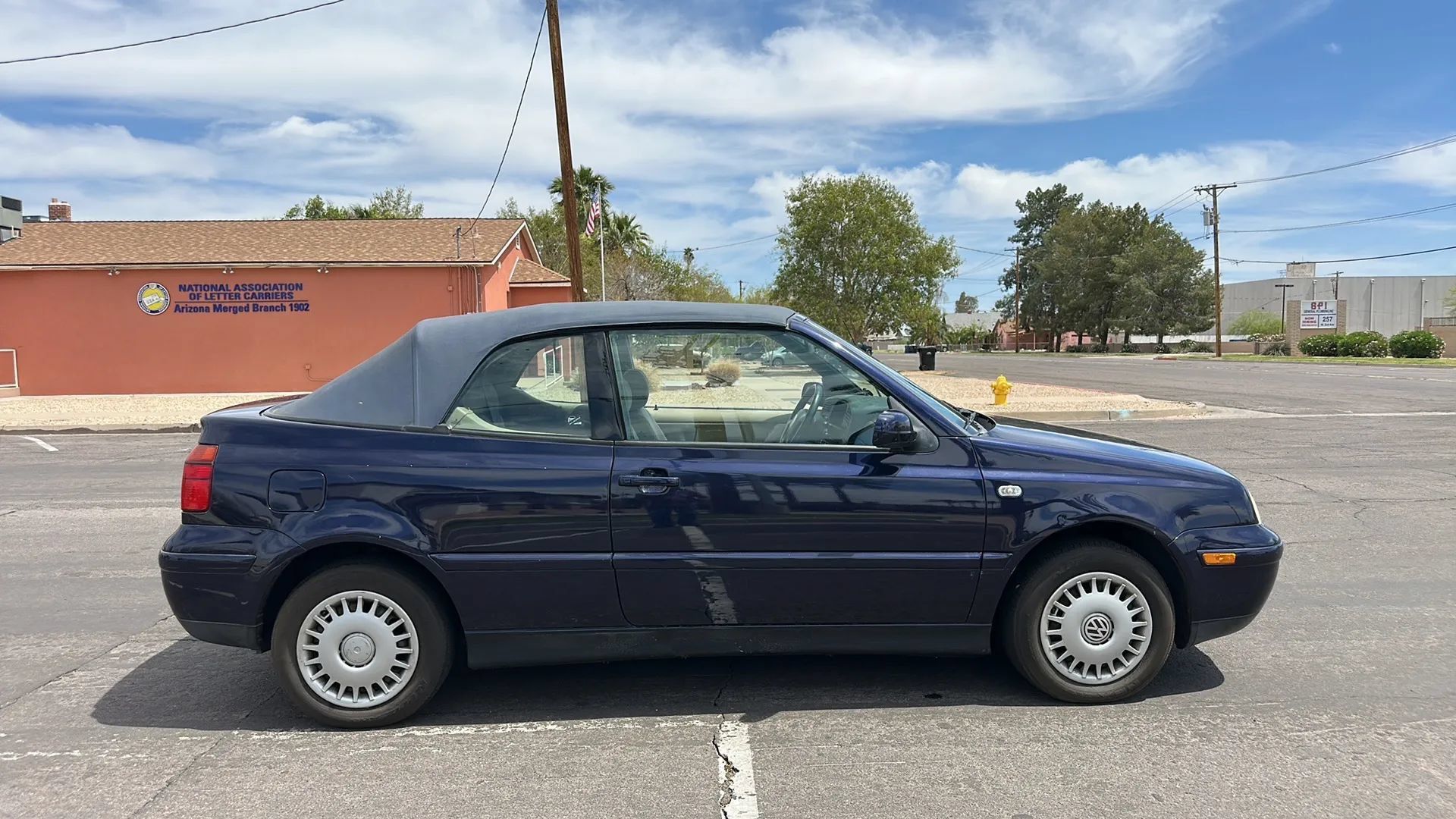 Used 2002 Volkswagen Cabrio GLS FWD image 4