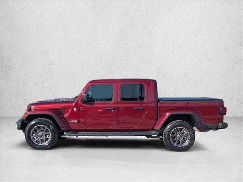 Used 2021 Jeep Gladiator Overland image 9