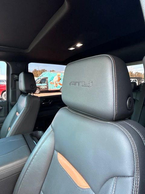 Used 2024 GMC Sierra 2500 AT4 w/ AT4 Premium Plus Package AWD/4WD image 32