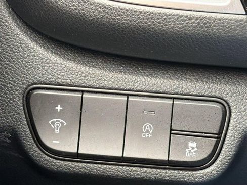 Used 2025 Kia Seltos S FWD image 18
