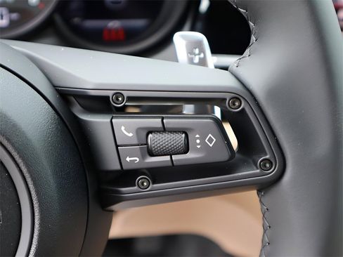 New 2025 Porsche Macan image 29