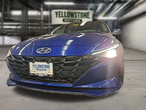 Used 2021 Hyundai Elantra SE image 29