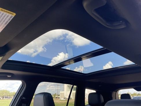 Certified 2025 Cadillac XT6 Luxury image 11