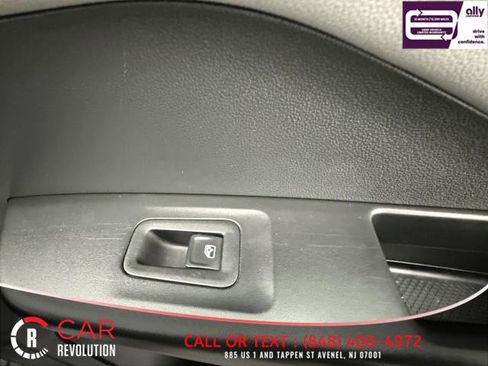 Used 2022 Volkswagen Taos SEL w/ Panoramic Sunroof Package image 55