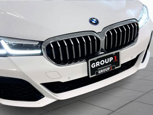 Certified 2023 BMW 530e xDrive w/ Premium Package AWD/4WD image 32