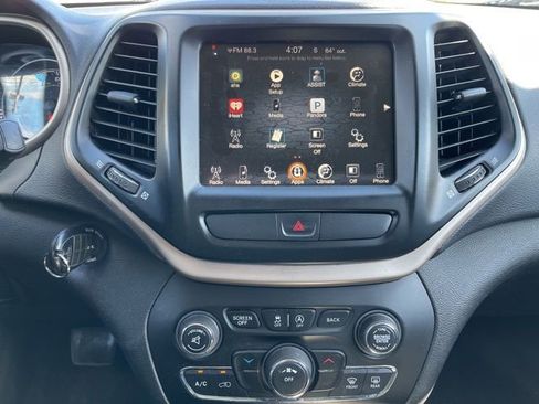 Used 2017 Jeep Cherokee Latitude AWD/4WD image 20