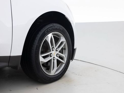 Used 2016 Chevrolet Equinox LTZ w/ Enhanced Convenience Package FWD image 18