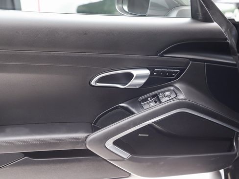 Used 2019 Porsche 911 Carrera image 33