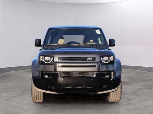 New 2026 Land Rover Defender 130 X-Dynamic SE image 2