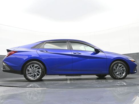 Certified 2024 Hyundai Elantra SEL FWD image 42