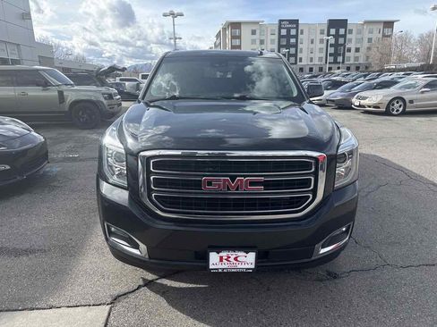 Used 2020 GMC Yukon XL SLT image 3