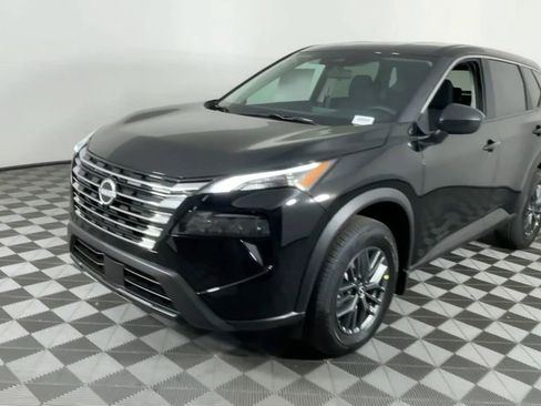 New 2025 Nissan Rogue S image 9