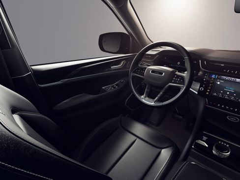 New 2026 Jeep Grand Cherokee L Limited image 8