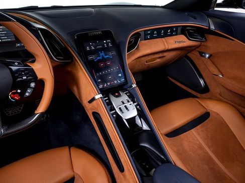 Certified 2026 Ferrari Roma Spider RWD image 30