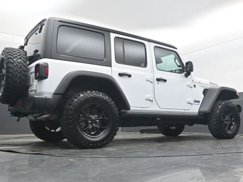 Used 2024 Jeep Wrangler Unlimited AWD/4WD image 30