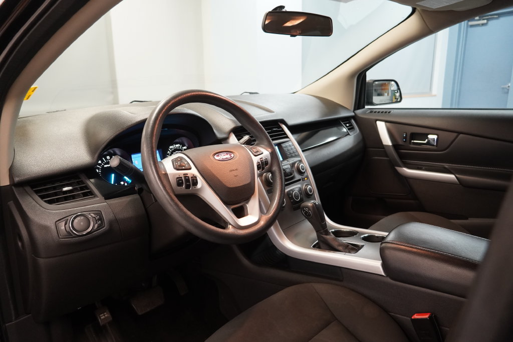 Used 2014 Ford Edge SE FWD image 6