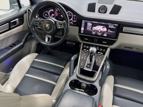 Used 2020 Porsche Cayenne Turbo AWD/4WD image 31