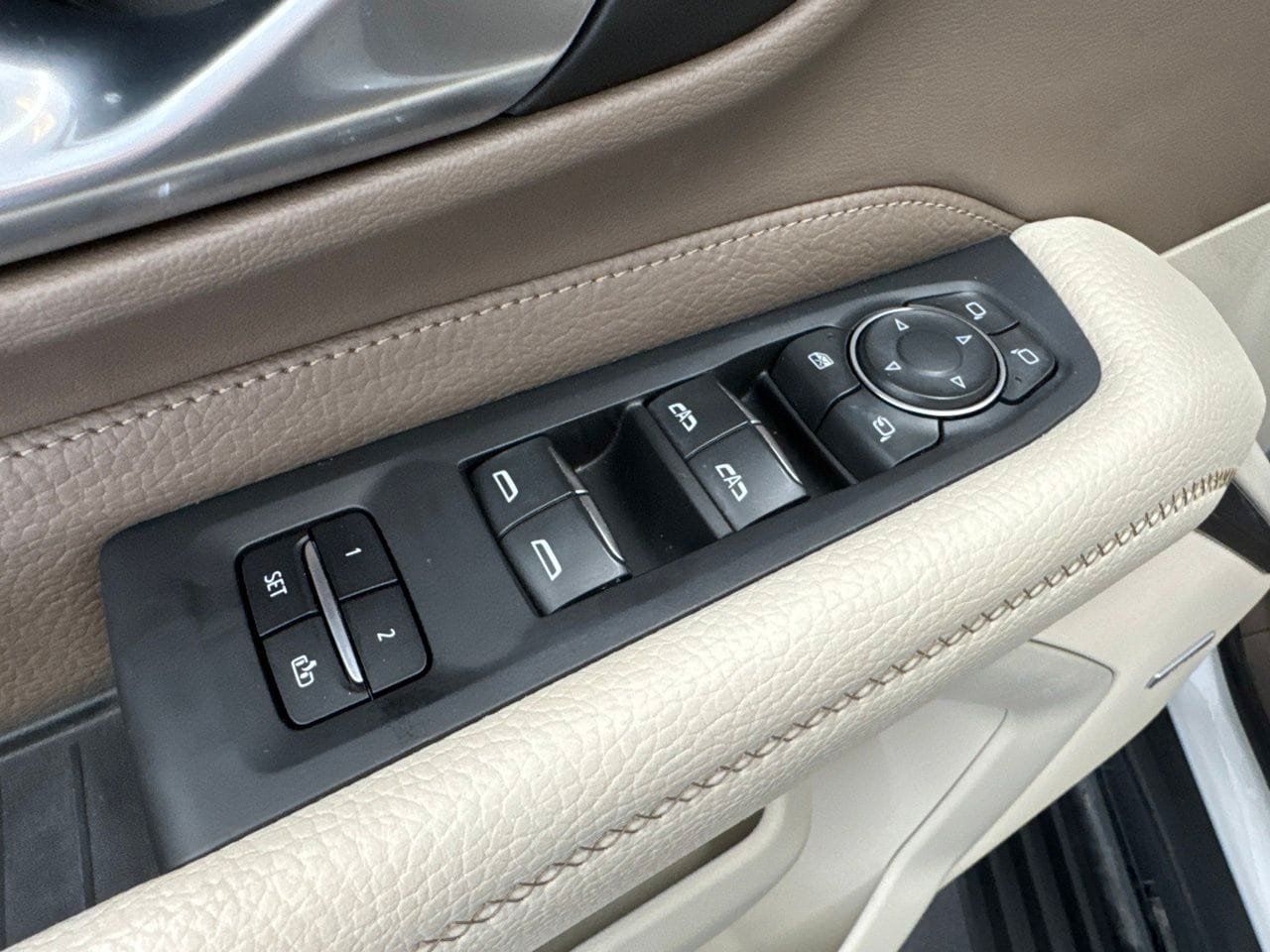 Used 2022 GMC Yukon Denali AWD/4WD image 41